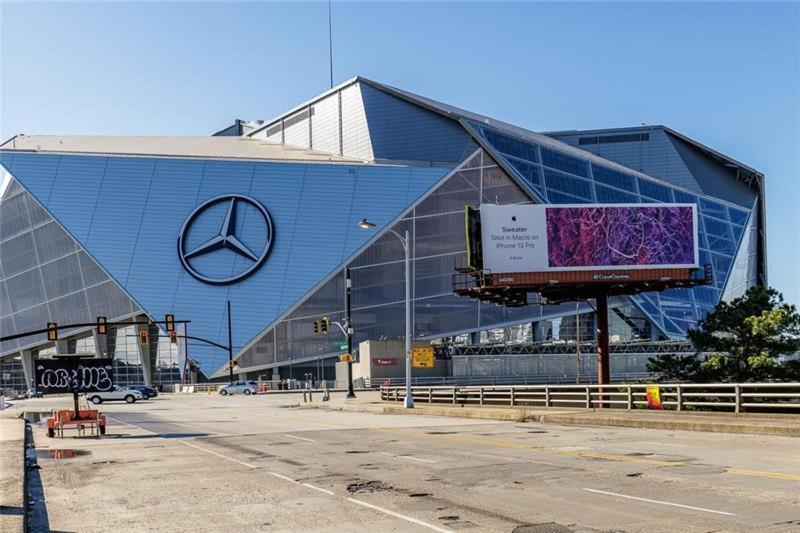 Trendy Castleberry Hill Condo- Walk To Mercedes Benz/ All Downtown Attractions Атланта Екстериор снимка
