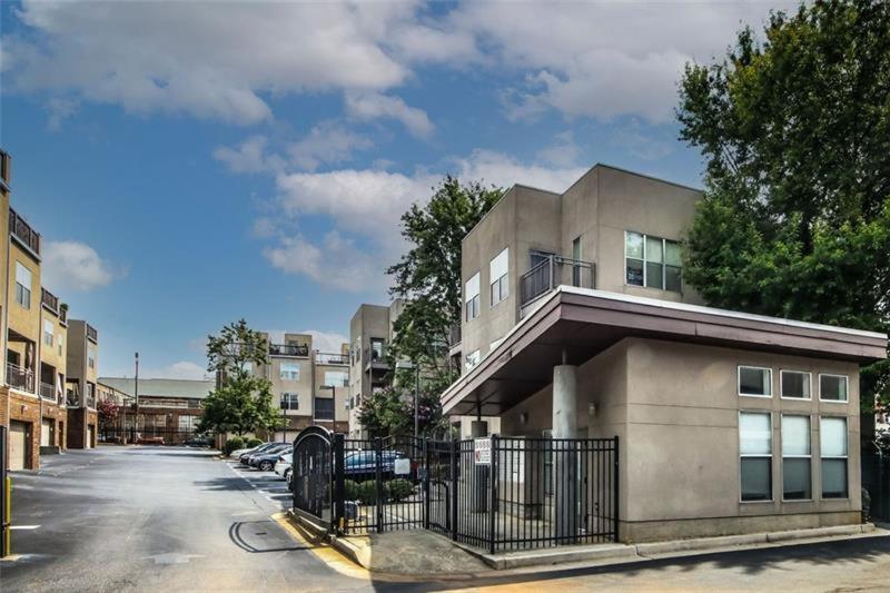 Trendy Castleberry Hill Condo- Walk To Mercedes Benz/ All Downtown Attractions Атланта Екстериор снимка