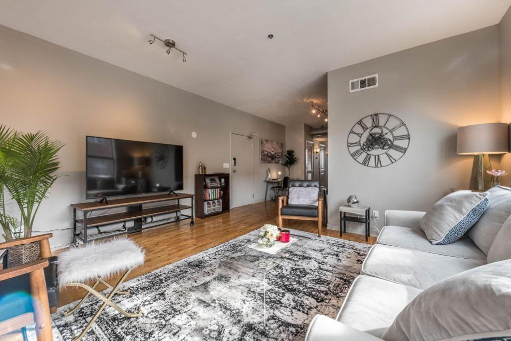 Trendy Castleberry Hill Condo- Walk To Mercedes Benz/ All Downtown Attractions Атланта Екстериор снимка